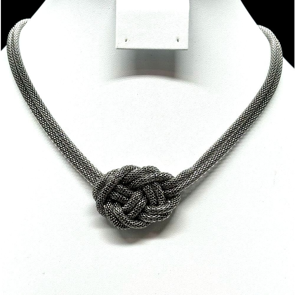 Chico’s Pendant Knot Necklace NWOT 18IN